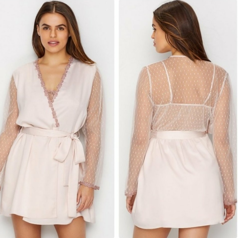 Nwt flora nikrooz charmeuse robe M